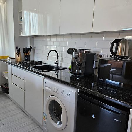 Apartament Dem Radulescu Langa Strand Râmnicu Vâlcea Esterno foto