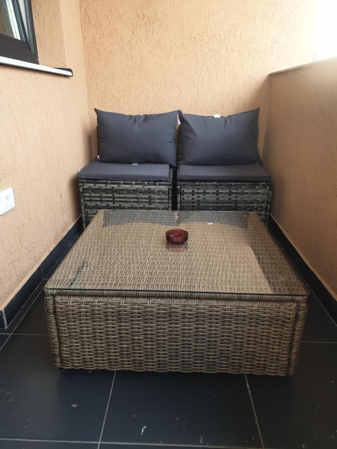 Apartament Dem Radulescu Langa Strand Râmnicu Vâlcea Esterno foto