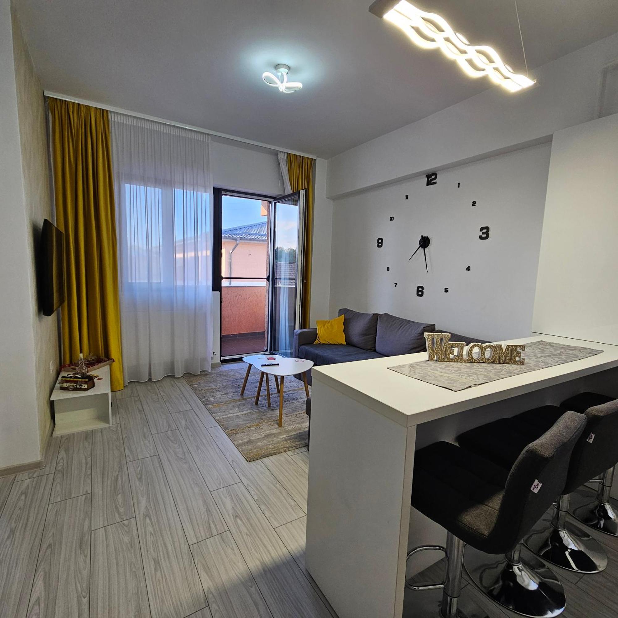 Apartament Dem Radulescu Langa Strand Râmnicu Vâlcea Esterno foto