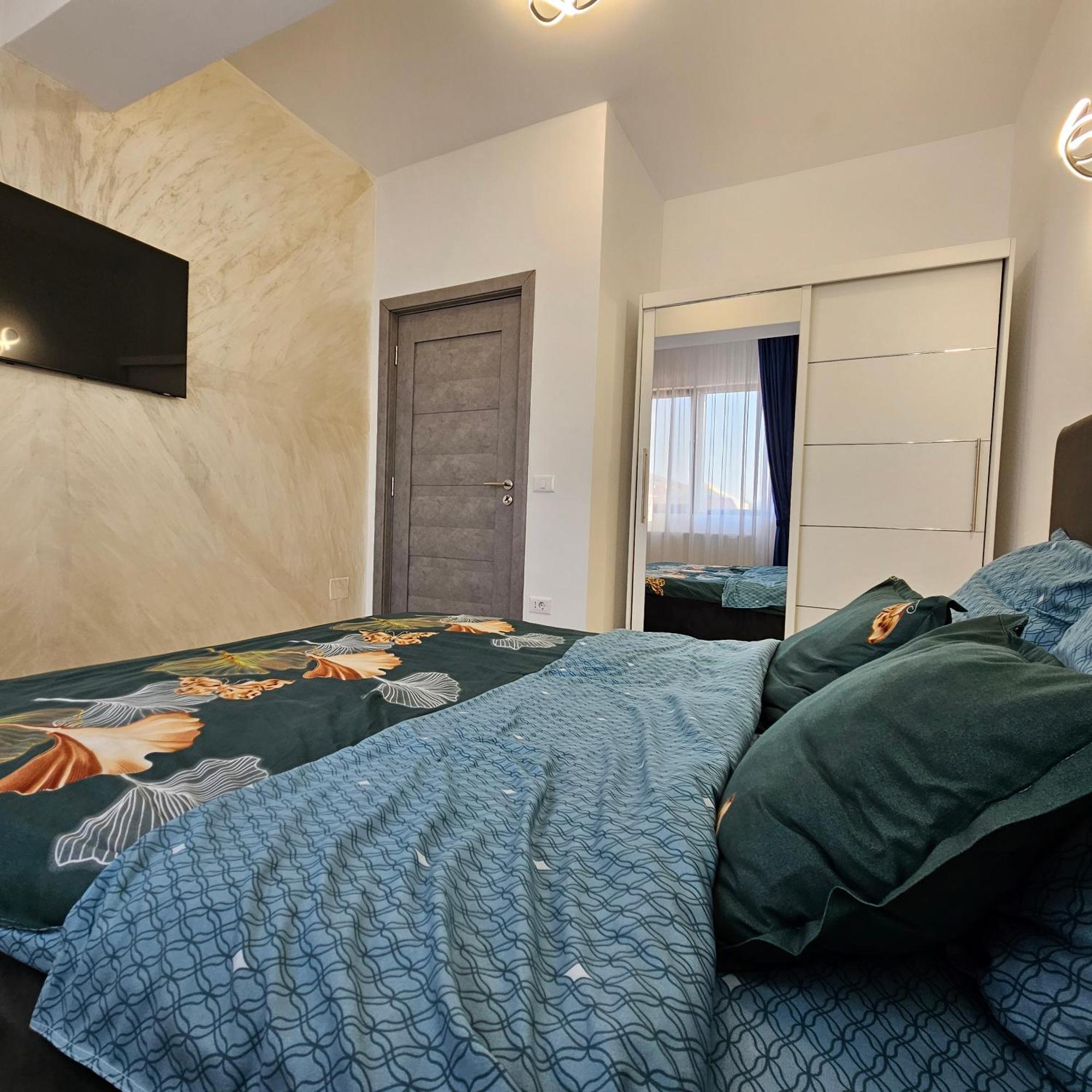 Apartament Dem Radulescu Langa Strand Râmnicu Vâlcea Esterno foto