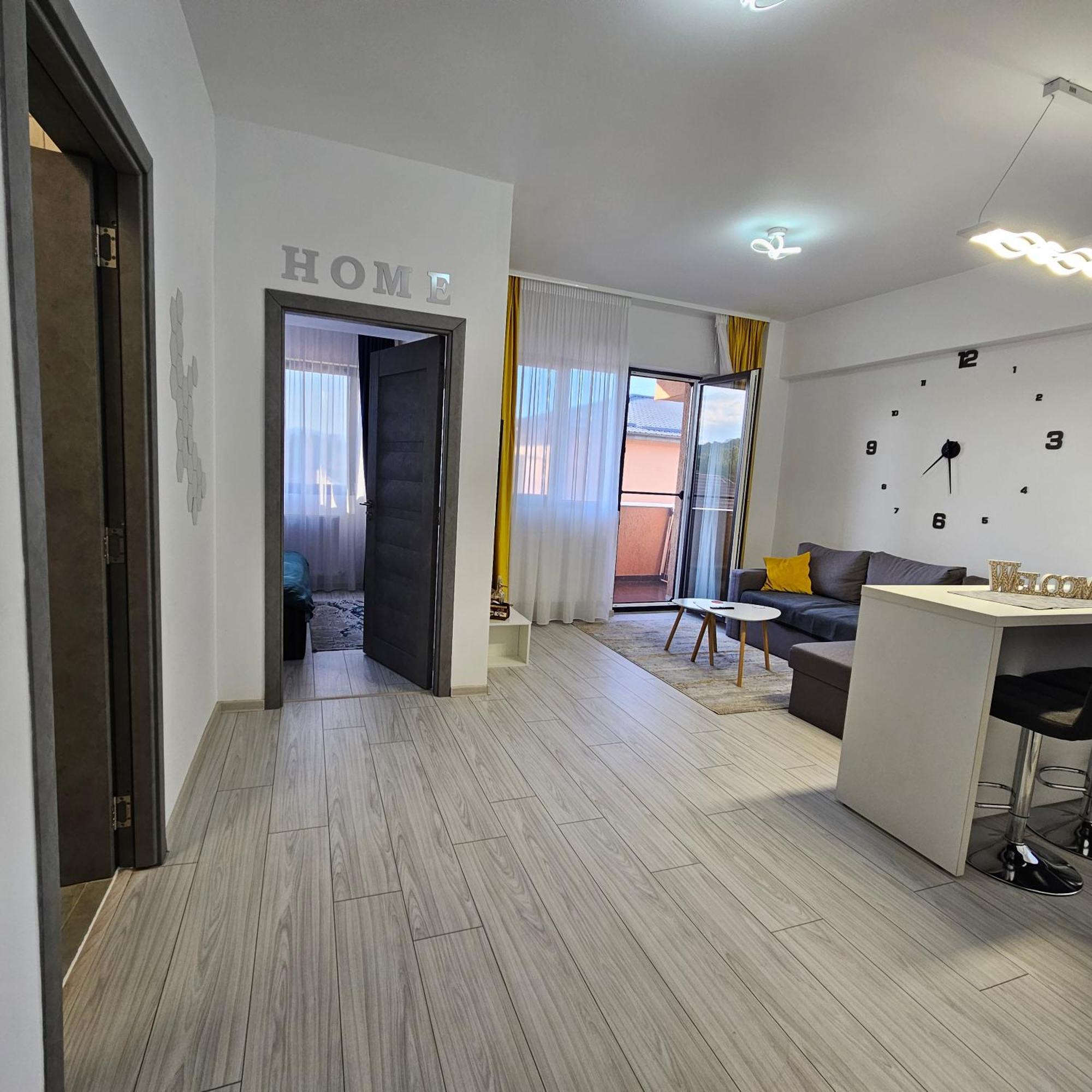 Apartament Dem Radulescu Langa Strand Râmnicu Vâlcea Esterno foto